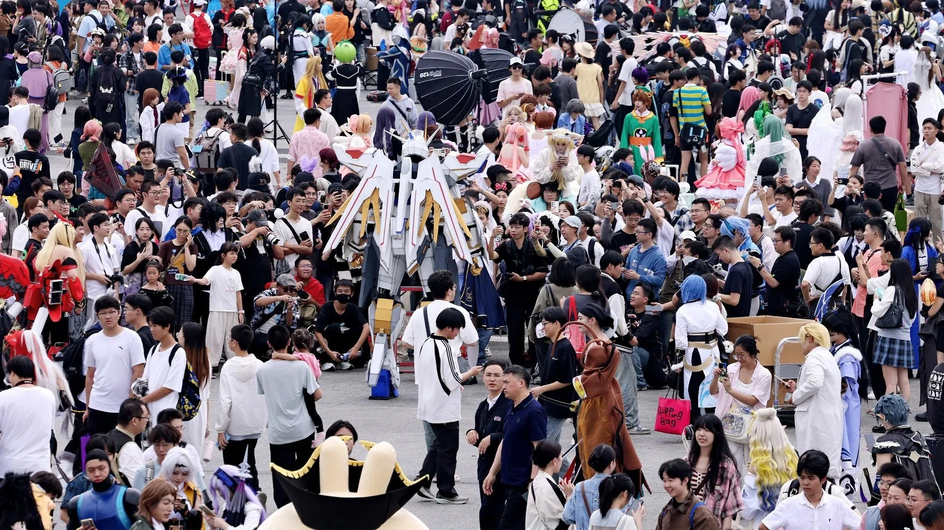 上海动漫嘉年华展会现场——火影同人本地动漫展览